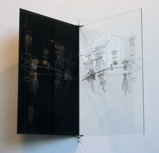 Objet de silence Sérigraphie sur verre et montage en acier et laiton. 2 panneaux de 42 x 30 cm. Format : 70,5 x 50 cm.